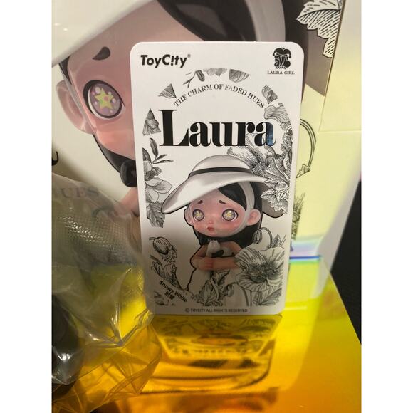 Laura The Charm of Faded Hues Blind Box Snowy White - Picture 4 of 4